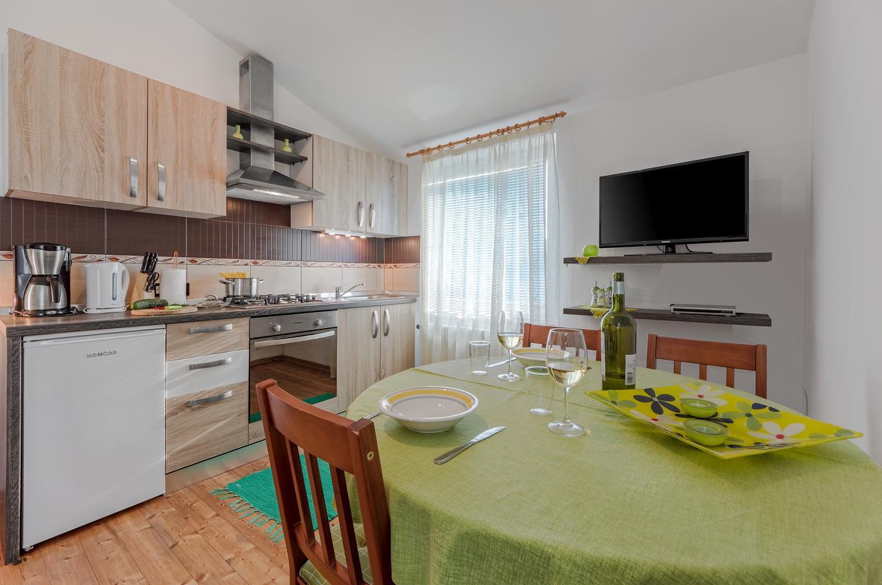 Apartment San Лижнян Екстер'єр фото