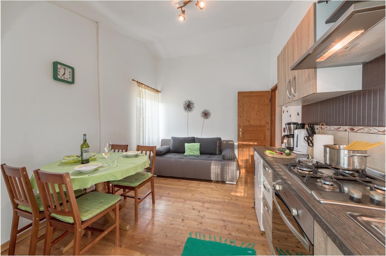 Apartment San Лижнян Екстер'єр фото